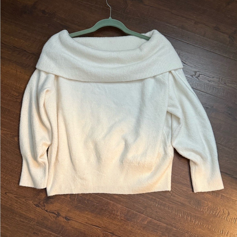 EUC H&M ivory sweater